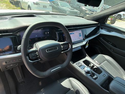 Used 2024 Jeep Wagoneer Launch Edition AWD/4WD image 24