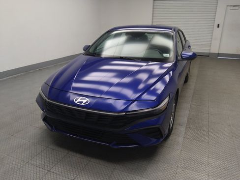 Used 2025 Hyundai Elantra SE FWD image 15