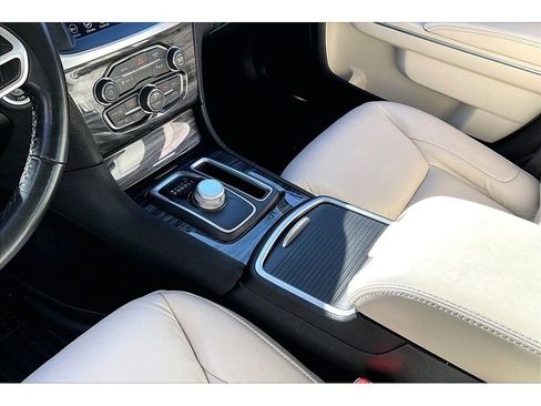 Used 2021 Chrysler 300 Touring L image 17