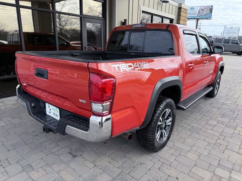 Used 2017 Toyota Tacoma TRD Off-Road w/ Tow Package (A/T) AWD/4WD image 6