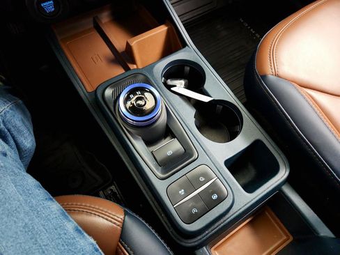 Used 2022 Ford Maverick Lariat w/ Lariat Luxury Package image 18