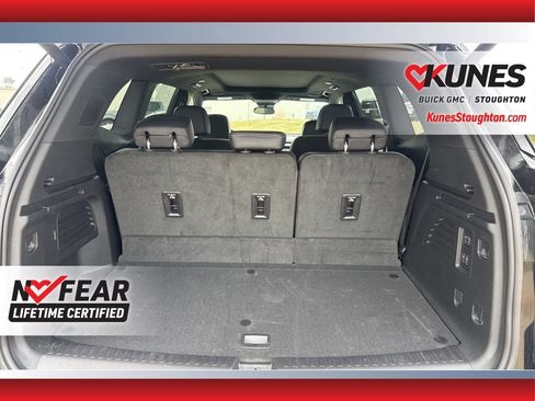 Used 2025 Buick Enclave Avenir w/ Trailering Package, 5000 lbs. image 19