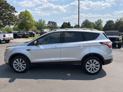 Used 2017 Ford Escape Titanium image 5