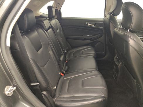 Used 2018 Ford Edge Titanium w/ Technology Package FWD image 19