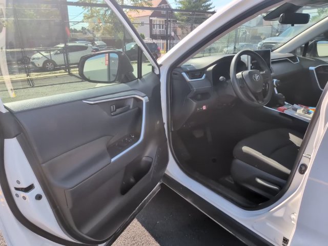 Certified 2025 Toyota RAV4 LE AWD/4WD image 12