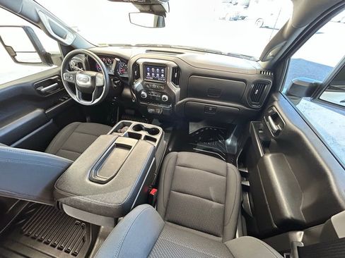 Used 2024 GMC Sierra 2500 Pro w/ Convenience Package image 17