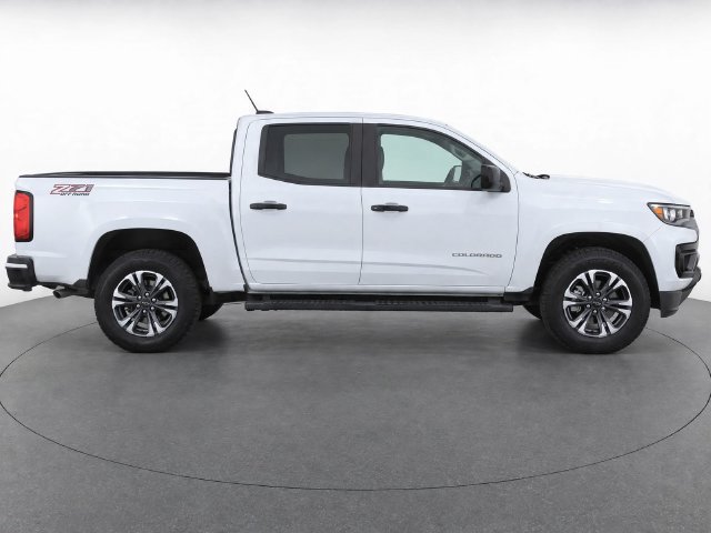 Used 2021 Chevrolet Colorado Z71 AWD/4WD image 2