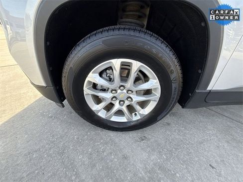 Used 2021 Chevrolet Traverse LS image 10