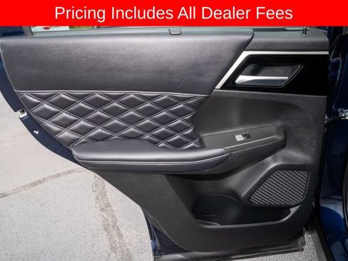 Used 2023 Mitsubishi Outlander SEL FWD image 13