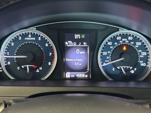 Used 2017 Toyota Camry XLE w/ Moonroof Package FWD image 25