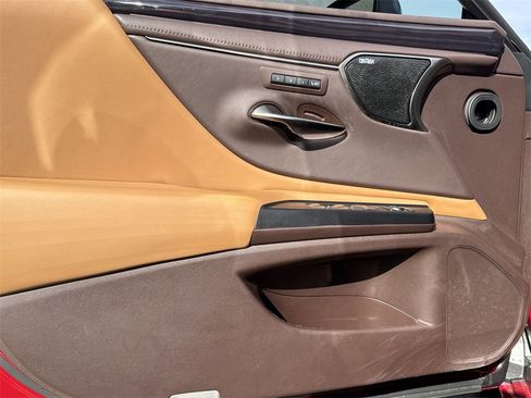 Used 2021 Lexus ES 300h w/ Premium Package image 10