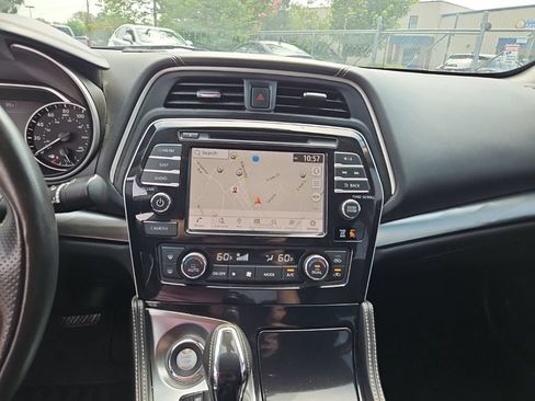 Used 2023 Nissan Maxima SV w/ Floor Mat Group FWD image 13