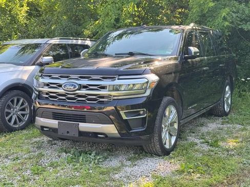 Used 2023 Ford Expedition Max Platinum AWD/4WD image 2