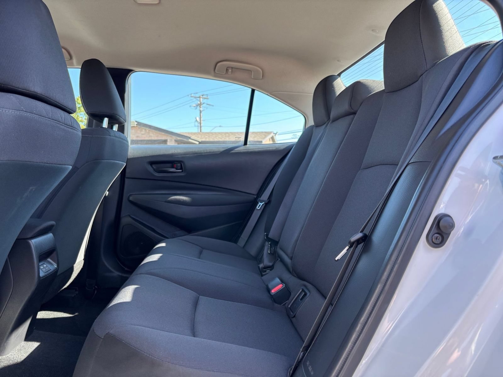 Used 2025 Toyota Corolla LE FWD image 22