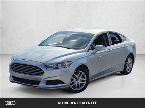 Used 2016 Ford Fusion SE FWD image 1