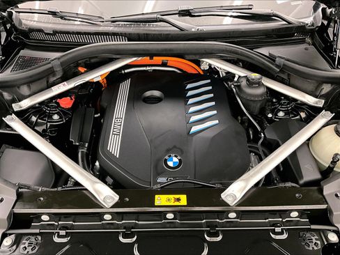 Used 2022 BMW X5 xDrive45e w/ M Sport Package AWD/4WD image 9