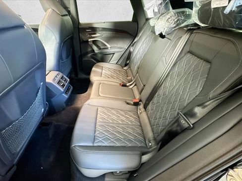 New 2026 Audi SQ5 Prestige AWD/4WD image 18