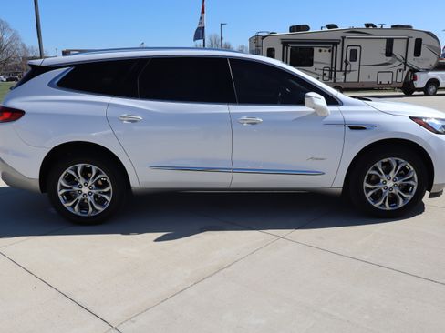 Used 2019 Buick Enclave Avenir w/ Avenir Technology Package image 5