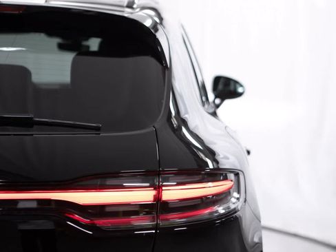 Certified 2026 Porsche Macan AWD/4WD image 20