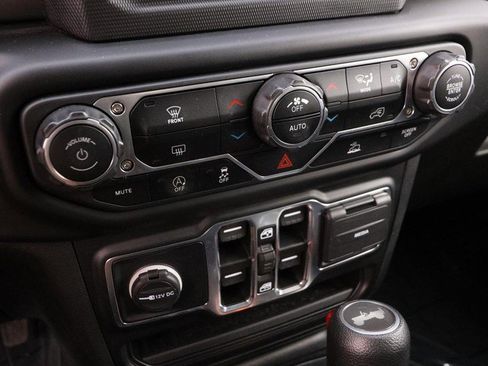 Used 2022 Jeep Wrangler Unlimited Sport image 18