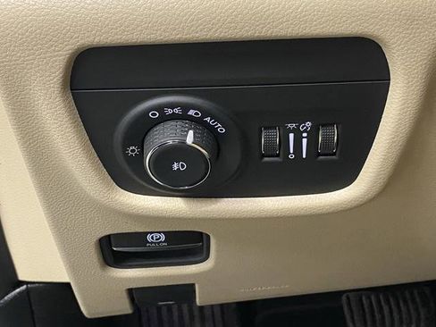 Used 2021 Jeep Grand Cherokee L Limited image 24