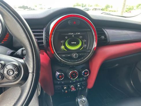 Used 2017 MINI Cooper 4-Door Hardtop FWD image 16