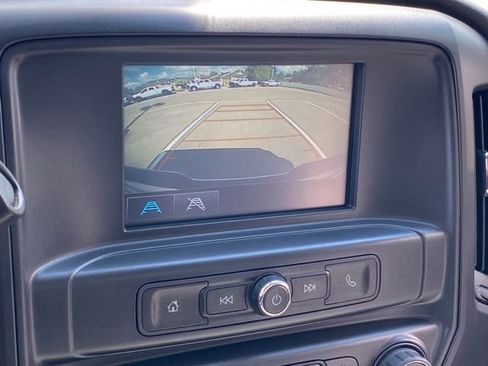 Used 2019 Chevrolet Silverado 1500 Custom w/ Custom Convenience Package AWD/4WD image 17