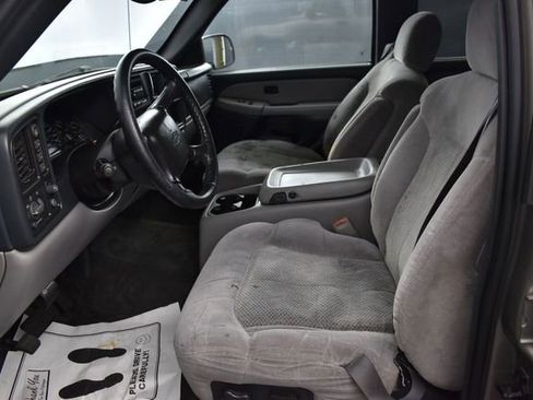 Used 2001 Chevrolet Suburban LS w/ LS Preferred Equipment Group AWD/4WD image 8