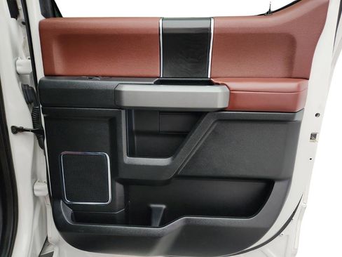 Used 2018 Ford F150 Platinum w/ Equipment Group 701A Luxury image 43