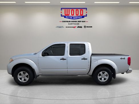 Used 2012 Nissan Frontier SV AWD/4WD image 6