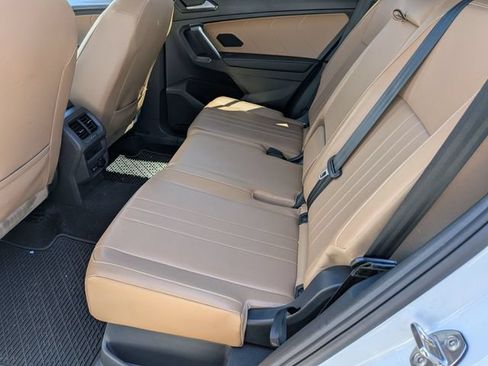 Used 2024 Volkswagen Tiguan SE AWD/4WD image 28