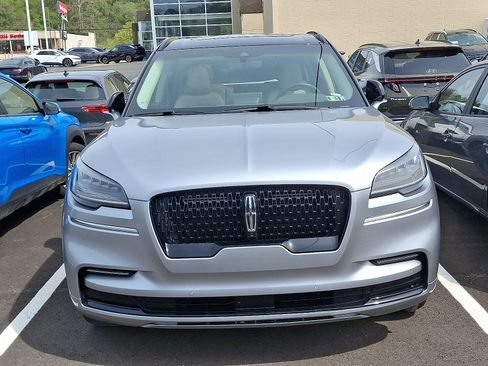 Used 2023 Lincoln Aviator Reserve w/ Jet Package image 2