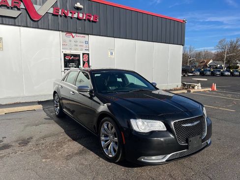 Used 2015 Chrysler 300 C Platinum image 8