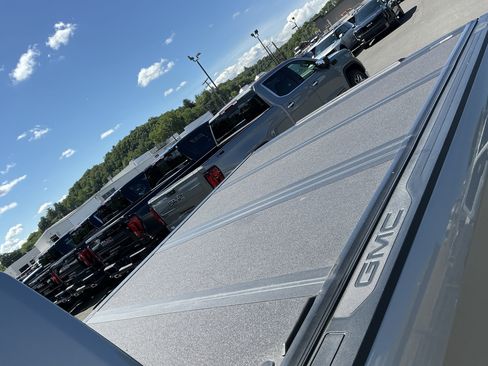 Used 2023 GMC Sierra 1500 Elevation w/ X31 Off-Road Package AWD/4WD image 27