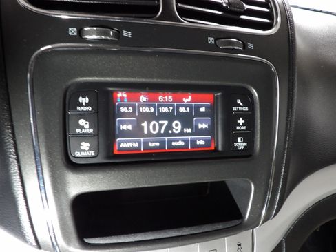 Used 2019 Dodge Journey SE FWD image 15