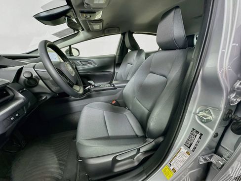 Used 2025 Toyota Prius LE AWD/4WD image 20