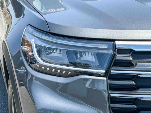 Used 2026 Ford Explorer Active RWD image 4