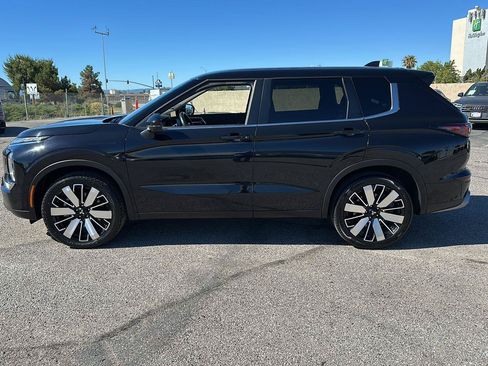 Used 2025 Mitsubishi Outlander SE AWD/4WD image 4