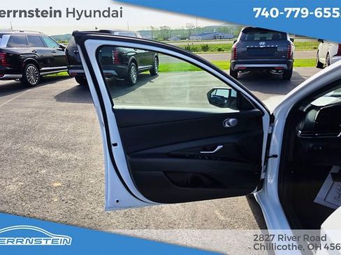 Certified 2026 Hyundai Elantra Limited w/ Cargo Package FWD image 14