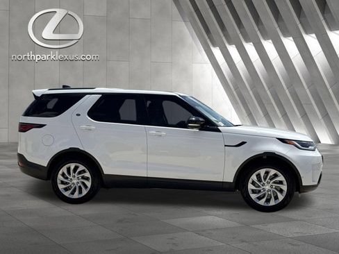 Used 2024 Land Rover Discovery S AWD/4WD image 4