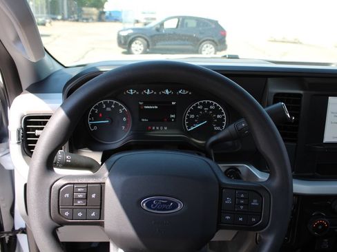 New 2026 Ford F250 XL w/ XL Chrome Package AWD/4WD image 17