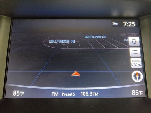 Used 2019 Nissan Pathfinder SL FWD image 25