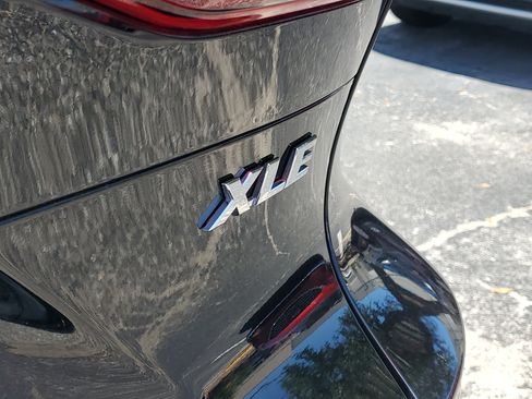 Certified 2024 Toyota Venza XLE AWD/4WD image 11