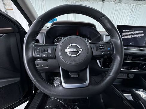 Used 2023 Nissan Rogue SL AWD/4WD image 26