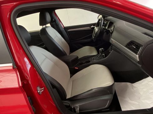 Used 2019 Volkswagen Jetta R-Line FWD image 9