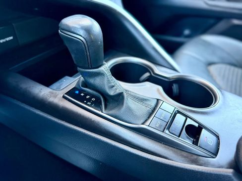 Used 2023 Toyota Camry SE w/ Convenience Package image 16