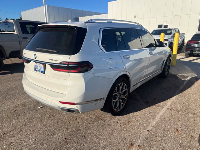 Used 2024 BMW X7 xDrive40i AWD/4WD image 3