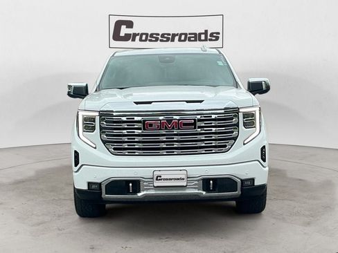 Used 2024 GMC Sierra 1500 Denali w/ Technology Package AWD/4WD image 8