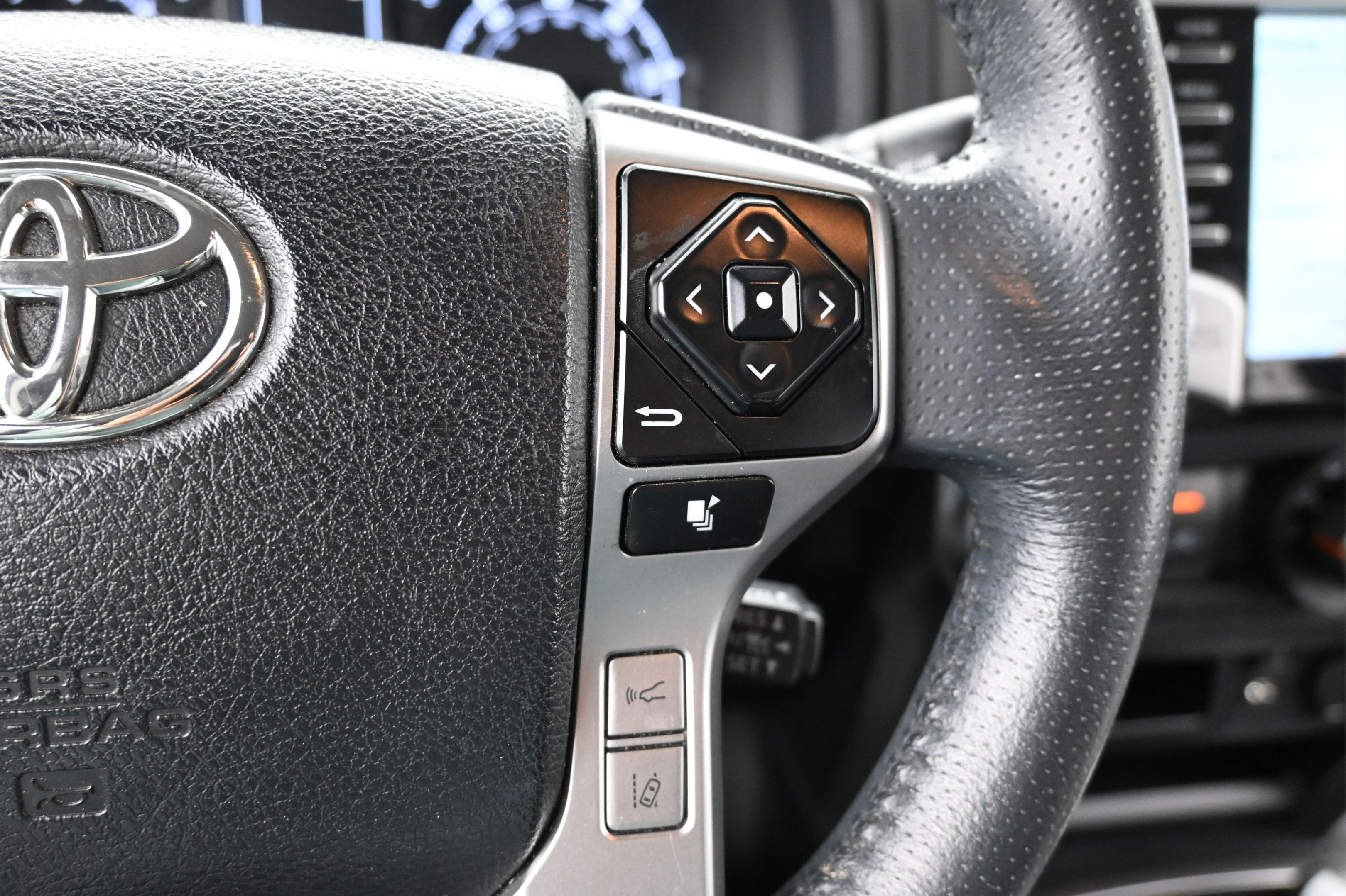 Used 2021 Toyota 4Runner SR5 Premium AWD/4WD image 15