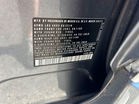 Used 2022 Volkswagen Tiguan SEL R-Line image 34